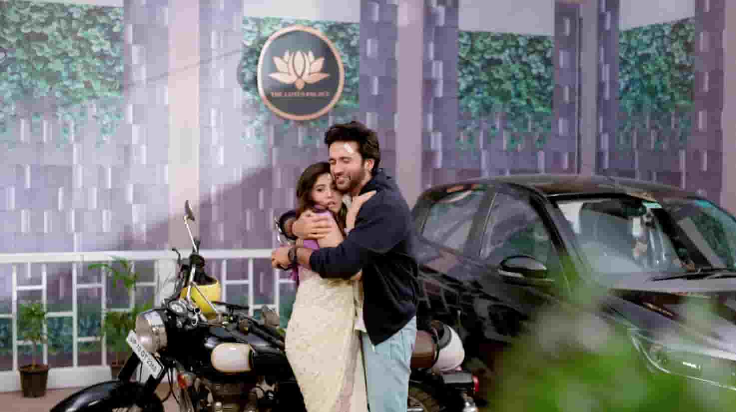 Ram Bhavan 28th May 2025 Written Episode Update: Gayatri is Jealous of Isha's Success